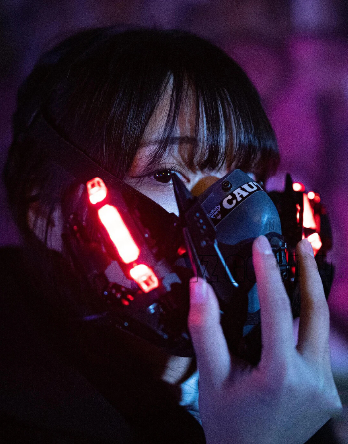 Cyberpunkowa maska gazowa LED