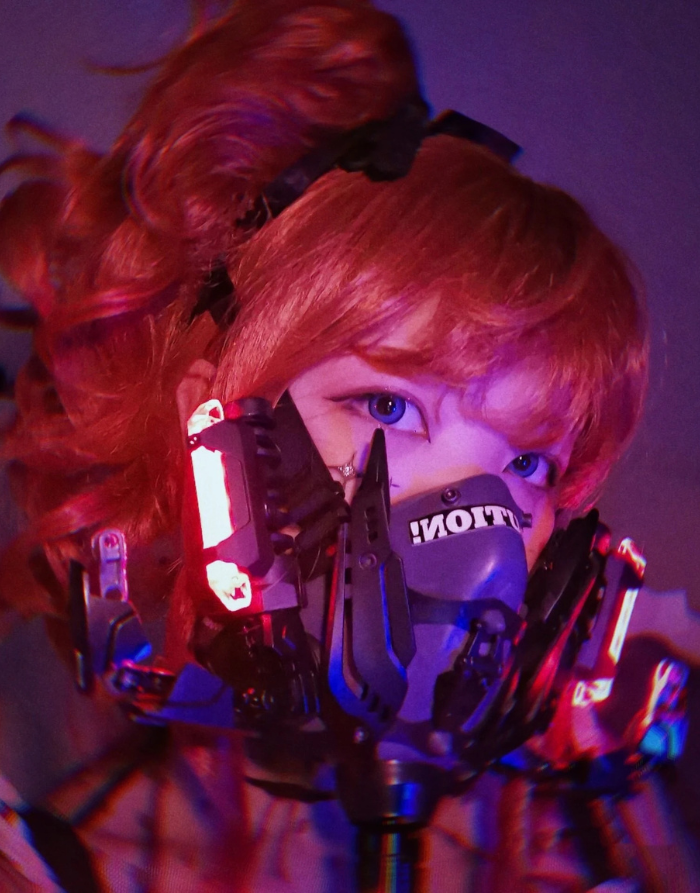 Cyberpunkowa maska gazowa LED