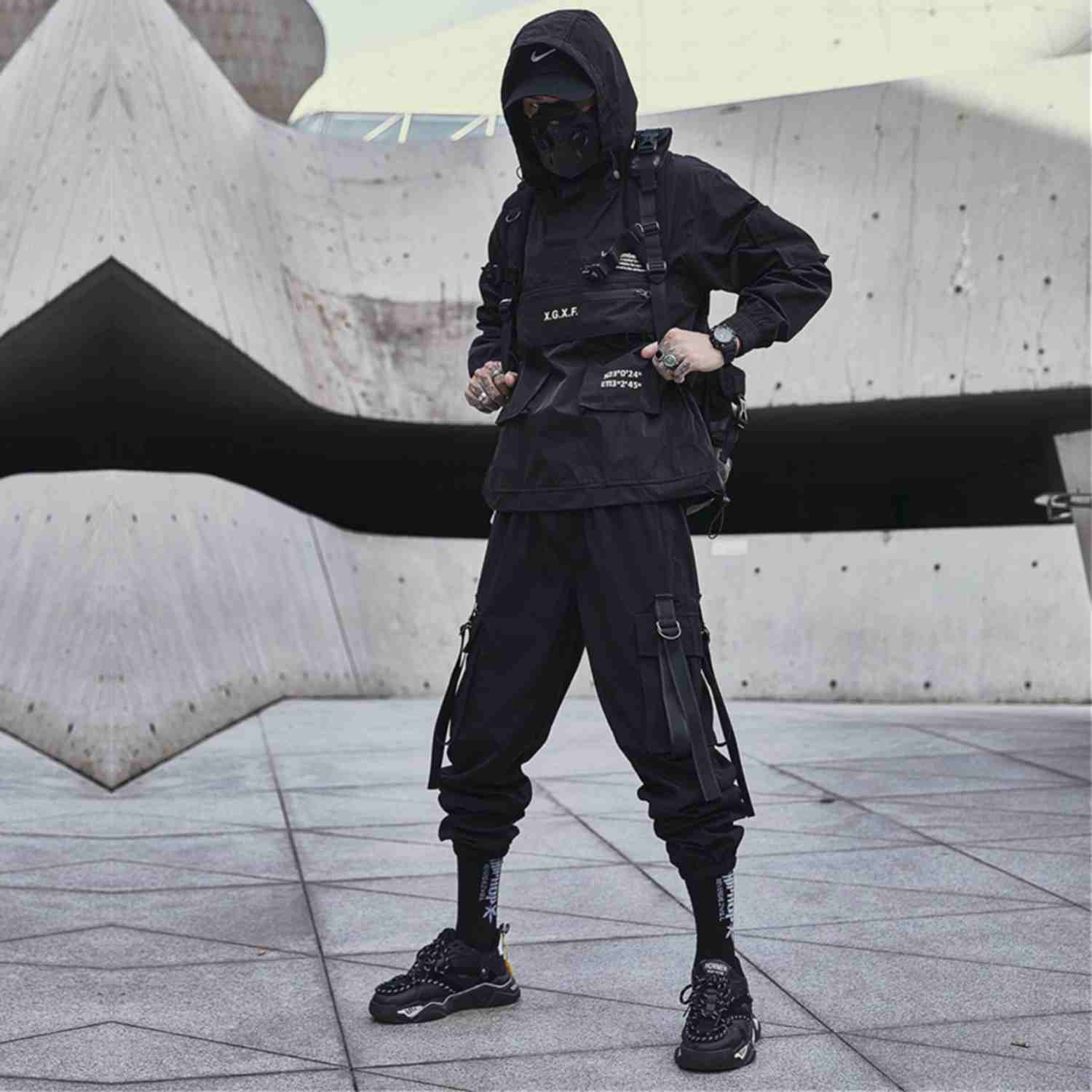 black kurtka zimowa techwear